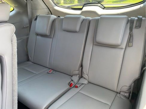 Used 2019 Toyota Highlander XLE image 23