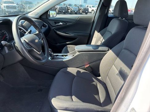 Used 2025 Chevrolet Malibu LT FWD image 9