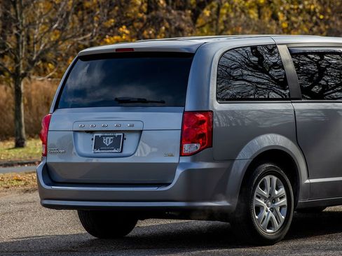 Used 2019 Dodge Grand Caravan SE image 5