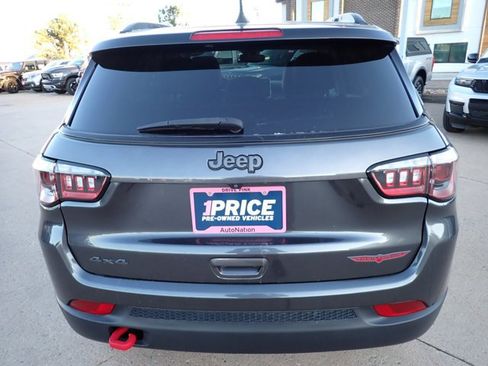 Used 2022 Jeep Compass Trailhawk w/ Sun and Sound Group AWD/4WD image 3