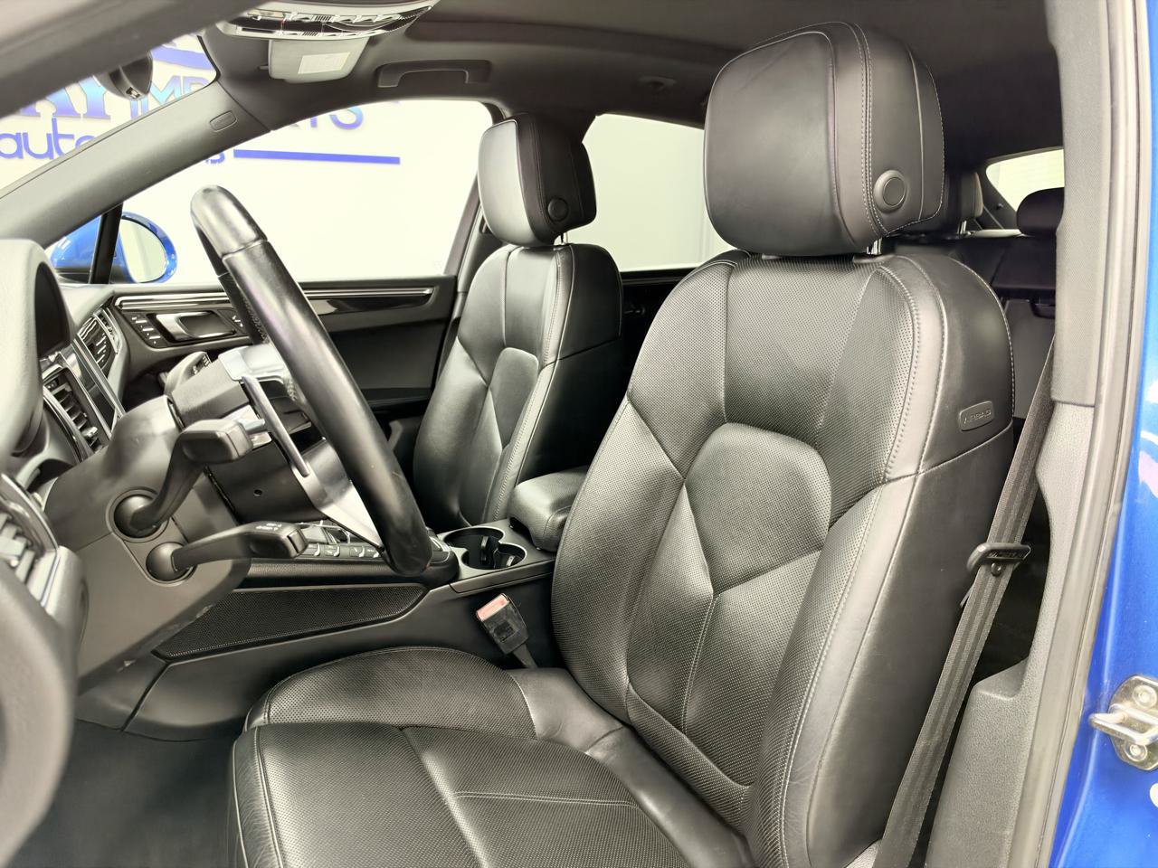 Used 2017 Porsche Macan AWD/4WD image 11