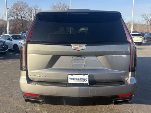 Used 2022 Cadillac Escalade ESV Sport w/ Touring Package image 9