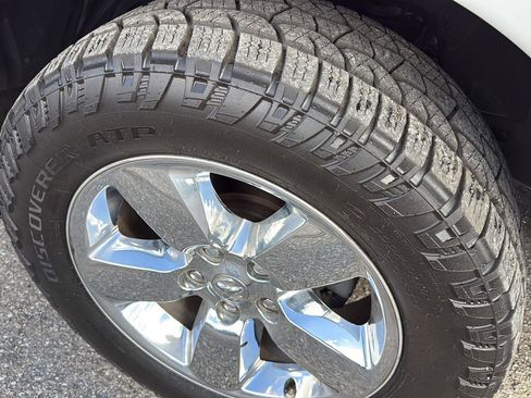 Used 2019 RAM 1500 Express w/ Express Value Package AWD/4WD image 11