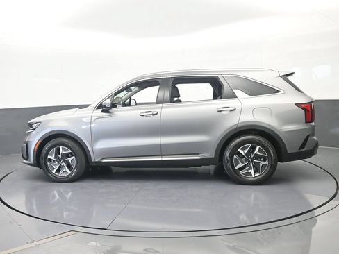 Used 2023 Kia Sorento EX w/ Panoramic Sunroof Package FWD image 3