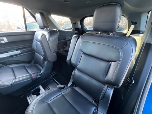 Used 2020 Ford Explorer XLT w/ Equipment Group 202A image 29
