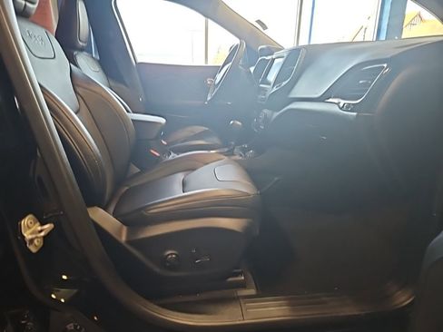 Used 2023 Jeep Cherokee Altitude Lux image 18