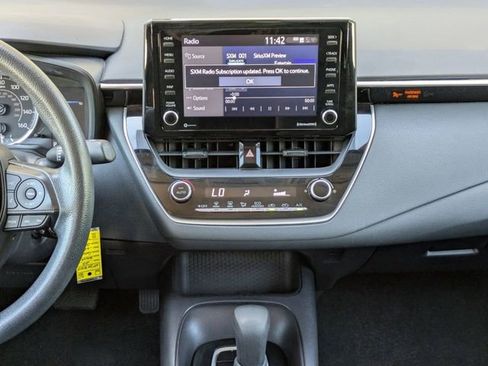 Used 2022 Toyota Corolla LE image 17