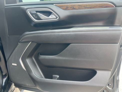 Used 2021 Chevrolet Suburban Premier AWD/4WD image 35