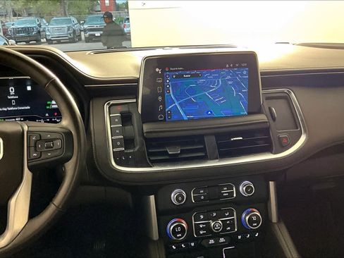 Used 2023 GMC Yukon XL SLT image 7
