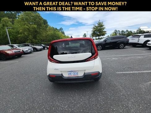 Used 2022 Kia Soul LX w/ Technology Package FWD image 10