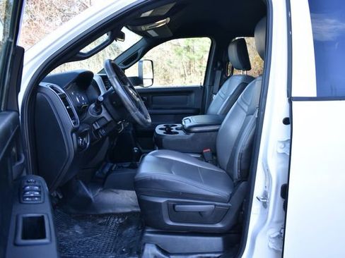 Used 2021 RAM 2500 Tradesman w/ Chrome Appearance Group image 11