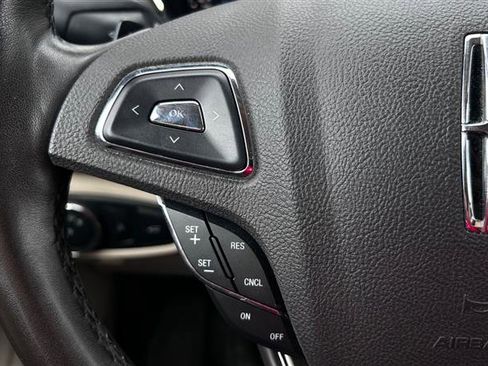 Used 2018 Lincoln MKC Select w/ Select Plus Package image 11