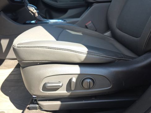 Used 2023 Buick Encore GX Select w/ Safety Package II AWD/4WD image 31