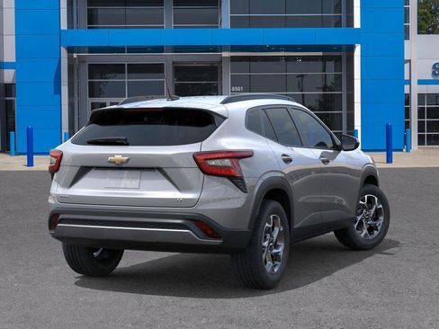 New 2026 Chevrolet Trax LT image 4