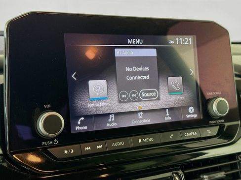 Used 2025 Nissan Pathfinder SV FWD image 16