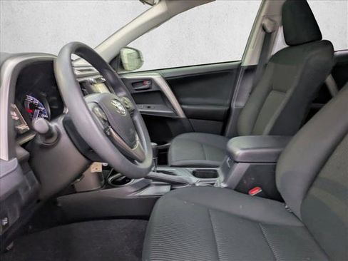 Used 2018 Toyota RAV4 LE image 15