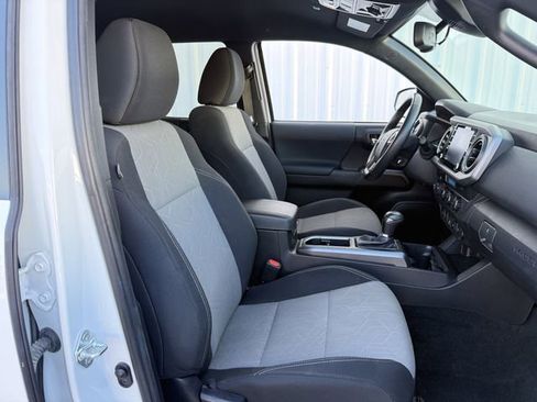 Used 2023 Toyota Tacoma TRD Off-Road w/ Technology Package image 29