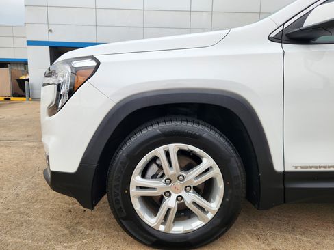 Certified 2024 GMC Terrain SLE AWD/4WD image 8
