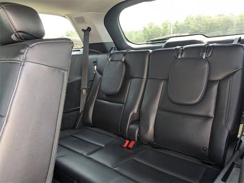 Used 2023 Ford Explorer Limited image 16