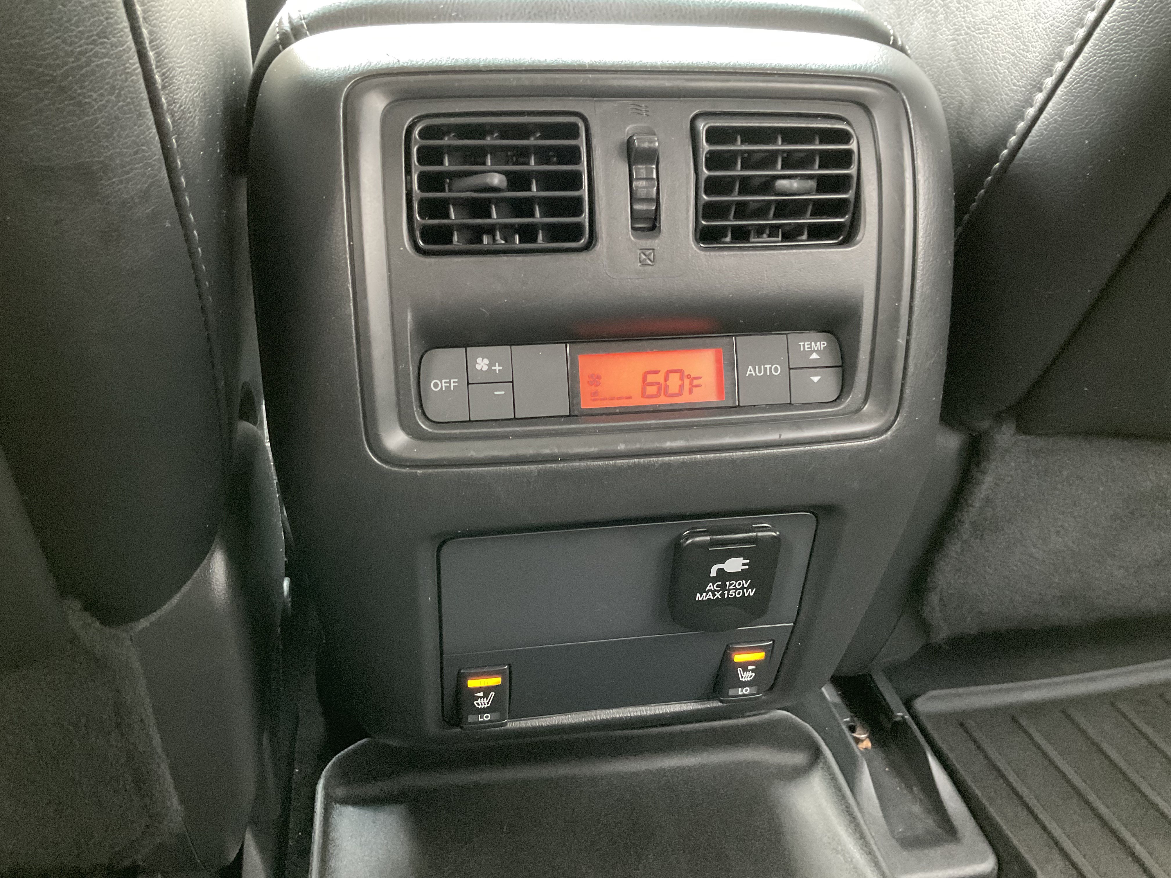 Used 2015 Nissan Pathfinder Platinum FWD image 40