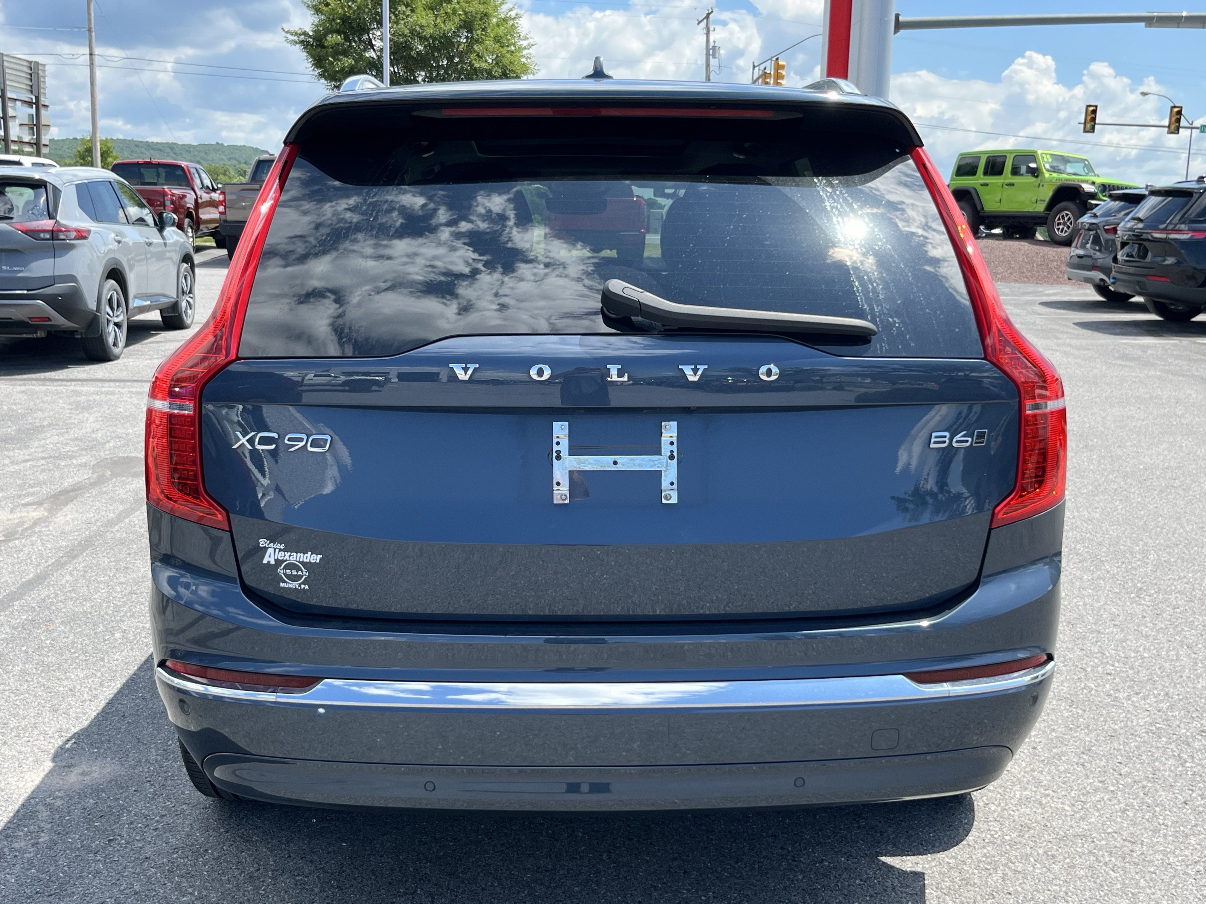 Used 2023 Volvo XC90 B6 Plus AWD/4WD image 7