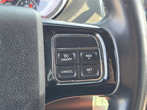 Used 2016 Dodge Grand Caravan SE FWD image 23