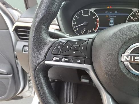 Used 2023 Nissan Altima 2.5 SV AWD/4WD image 16