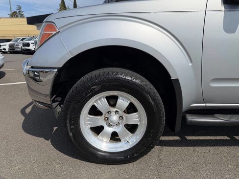 Used 2005 Nissan Frontier SE w/ (P01) Power Pkg AWD/4WD image 14