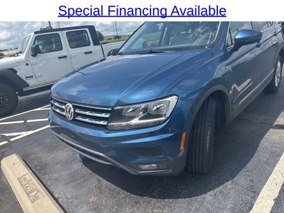 Used 2018 Volkswagen Tiguan SE w/ Panoramic Sunroof Package