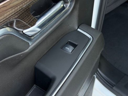 Used 2024 Chevrolet Silverado 1500 LT image 17