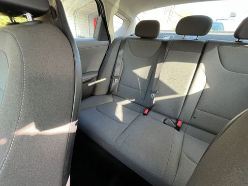 Used 2025 Kia K4 LXS image 35