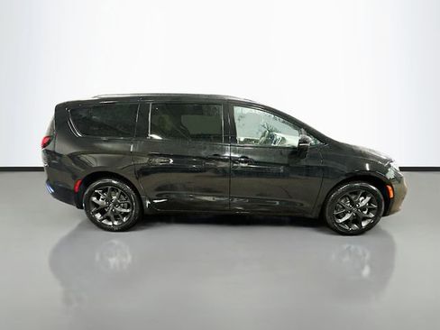 New 2026 Chrysler Pacifica Select w/ S Appearance Package AWD/4WD image 5