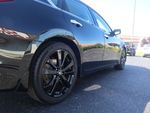 Used 2017 Nissan Altima 2.5 SR w/ Midnight Edition Package FWD image 26