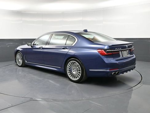 Used 2022 BMW ALPINA B7 xDrive w/ Luxury Rear Seating Package image 3