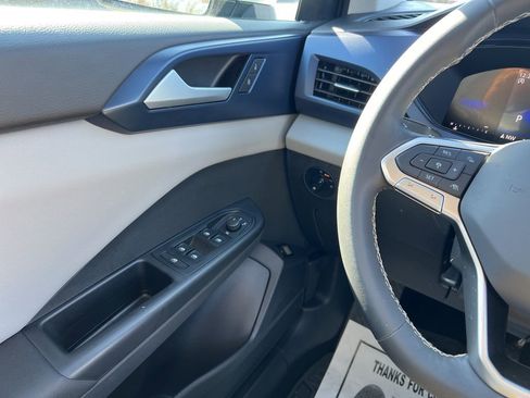 Used 2023 Volkswagen Taos SE image 18