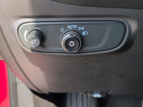 Used 2021 Chevrolet Equinox LT FWD image 17