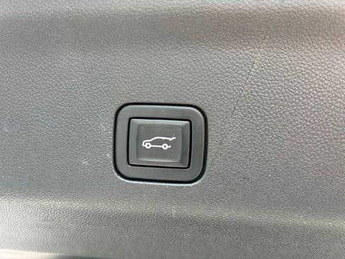 Used 2022 Cadillac Escalade ESV Sport Platinum RWD image 50