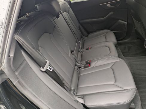 Used 2025 Audi Q8 Prestige w/ Prestige Package image 28