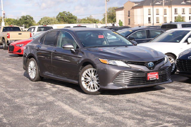 Used 2019 Toyota Camry XLE w/ Driver Assist Package FWD image 2