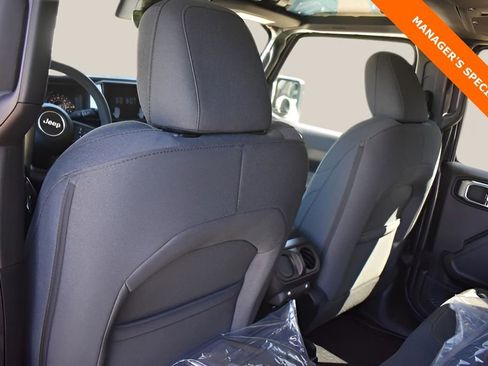 New 2025 Jeep Gladiator Sport image 14