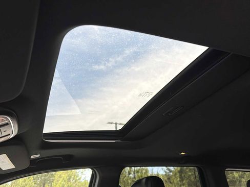 Used 2020 Jeep Grand Cherokee Altitude AWD/4WD image 4