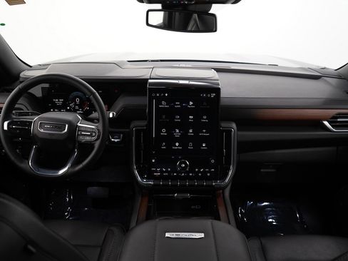 Used 2025 GMC Yukon XL Denali image 16