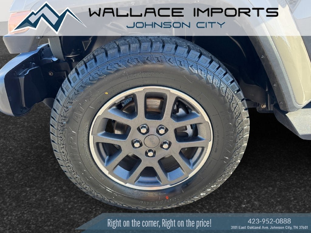 Used 2020 Jeep Gladiator Sport AWD/4WD image 9