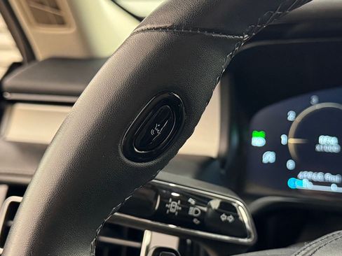 Used 2024 Lincoln Aviator AWD image 38