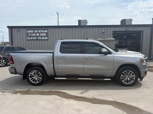 Used 2019 RAM 1500 Laramie w/ Sport Appearance Package AWD/4WD image 8