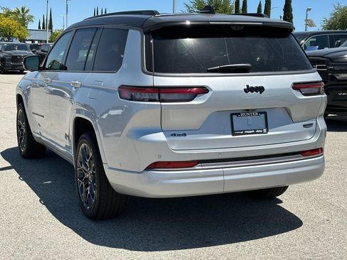 New 2026 Jeep Grand Cherokee L Summit w/ Obsidian Package AWD/4WD image 5