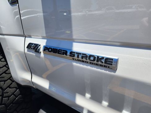 Used 2018 Ford F250 Lariat w/ Lariat Value Package AWD/4WD image 11
