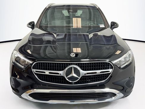 Used 2023 Mercedes-Benz GLC 300 4MATIC image 2