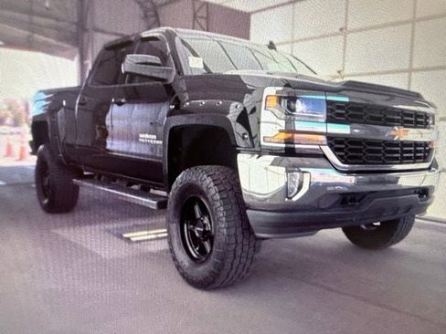 Used 2017 Chevrolet Silverado 1500 LT w/ True North Edition AWD/4WD image 12