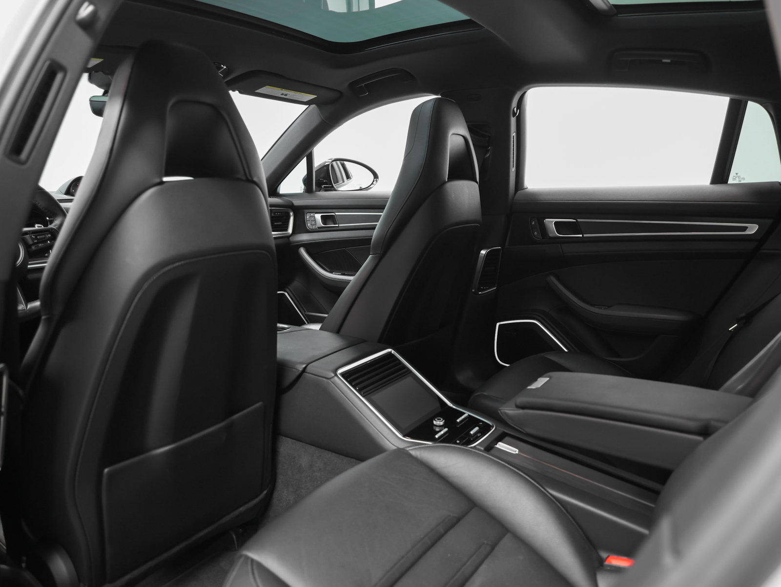 Certified 2023 Porsche Panamera 4 Platinum Edition AWD/4WD image 39